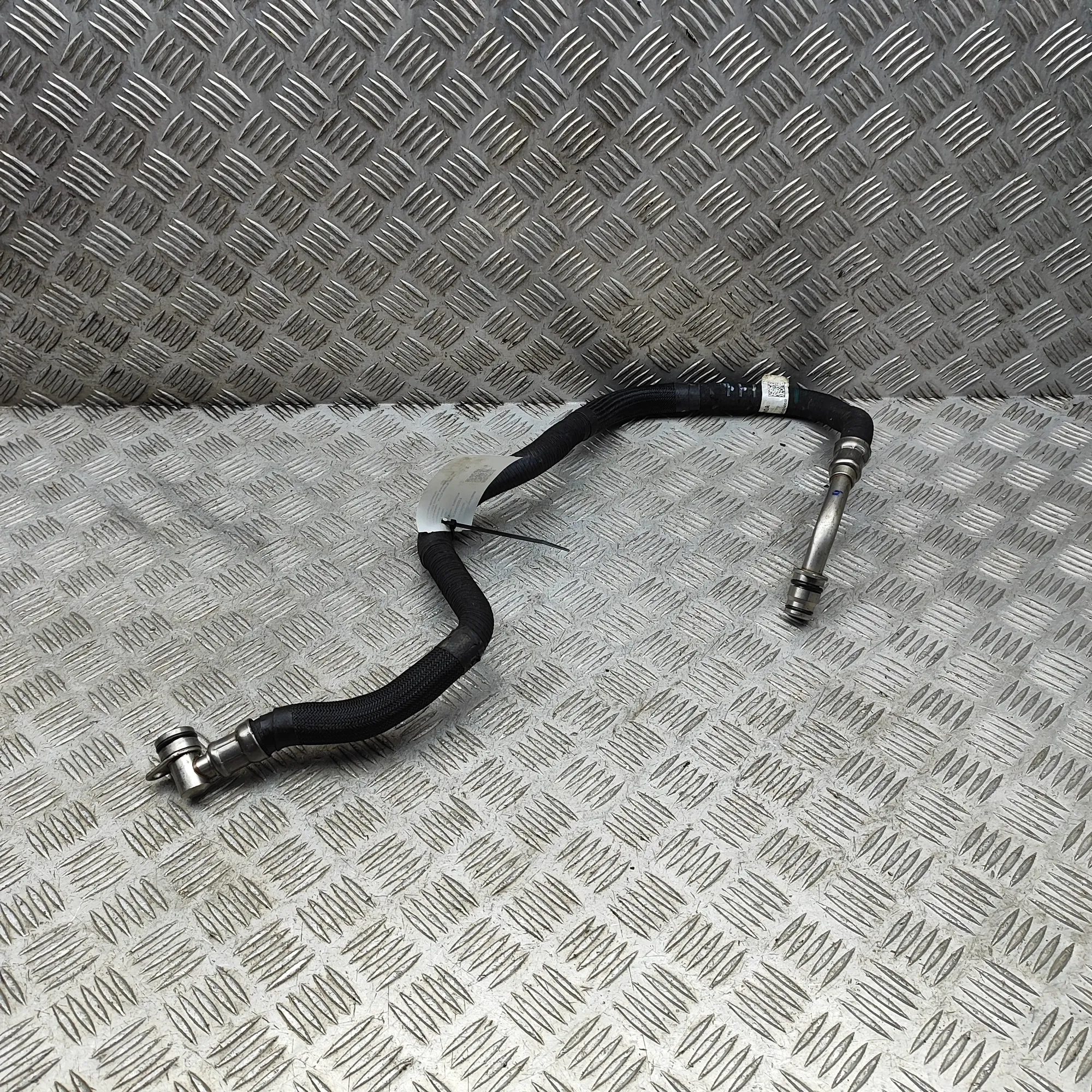 Pipe – Aston Martin DBX 4.0 All-wheel Drive (2022-2026)