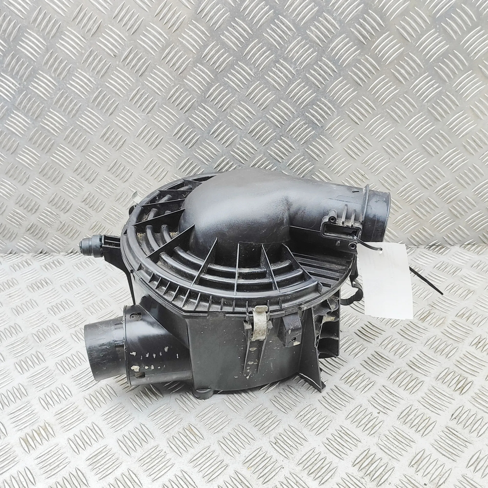 Air filter box FORD RANGER (TKE) 3.2 TDCi 4x4 35767637 | B-Parts