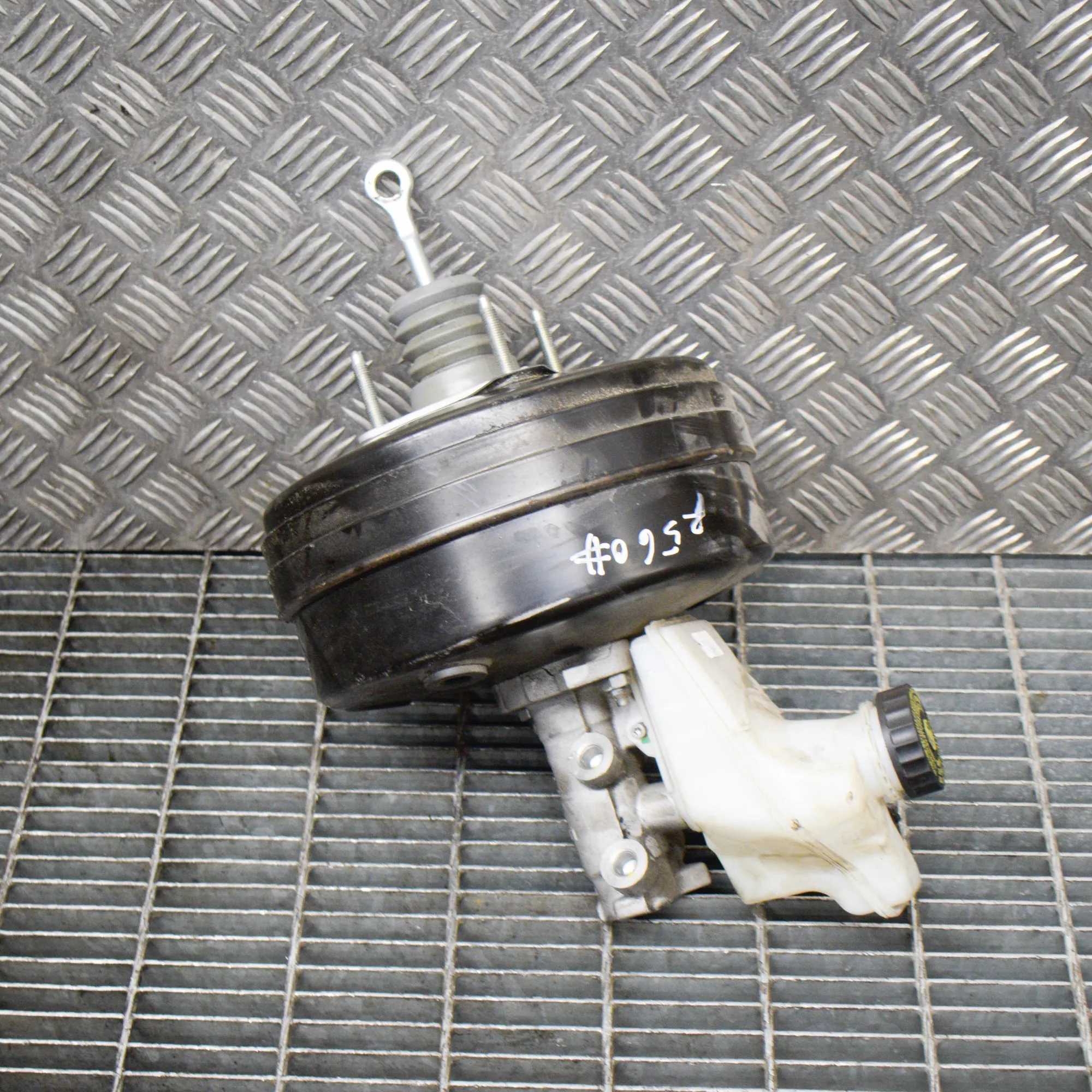 Servo brake – Maserati GHIBLI III (M157) 3.0 S Q4 (2013-2026)