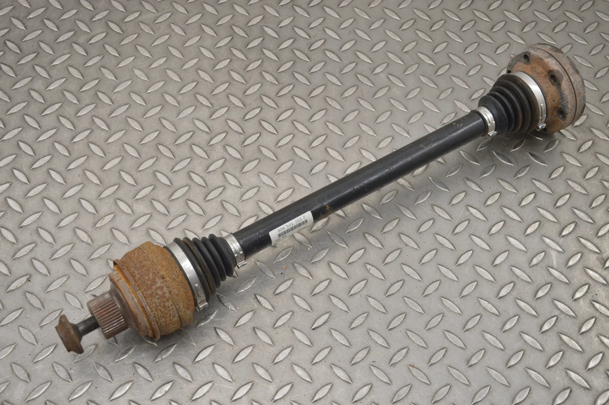Left rear driveshaft – Porsche 911 (997) 3.6 Carrera (2004-2008)