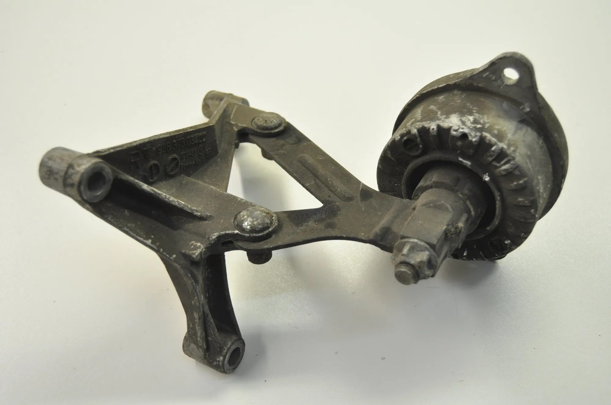 Engine mount – Porsche 911 (996) 3.4 Carrera (1997-2001)