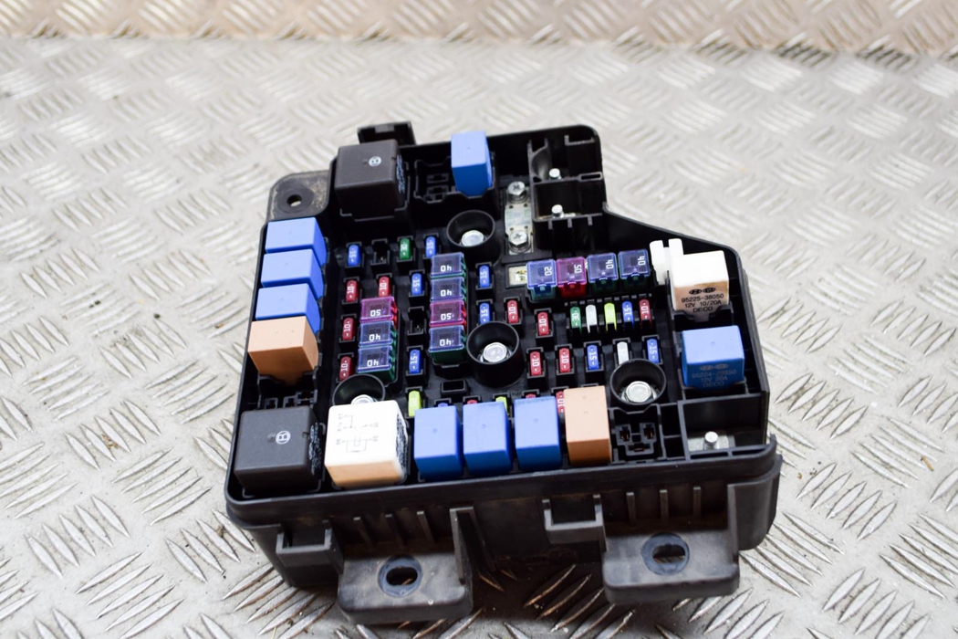 Fuse box HYUNDAI SANTA FÉ II (CM) 2.2 CRDi 4x4 10221131 BParts