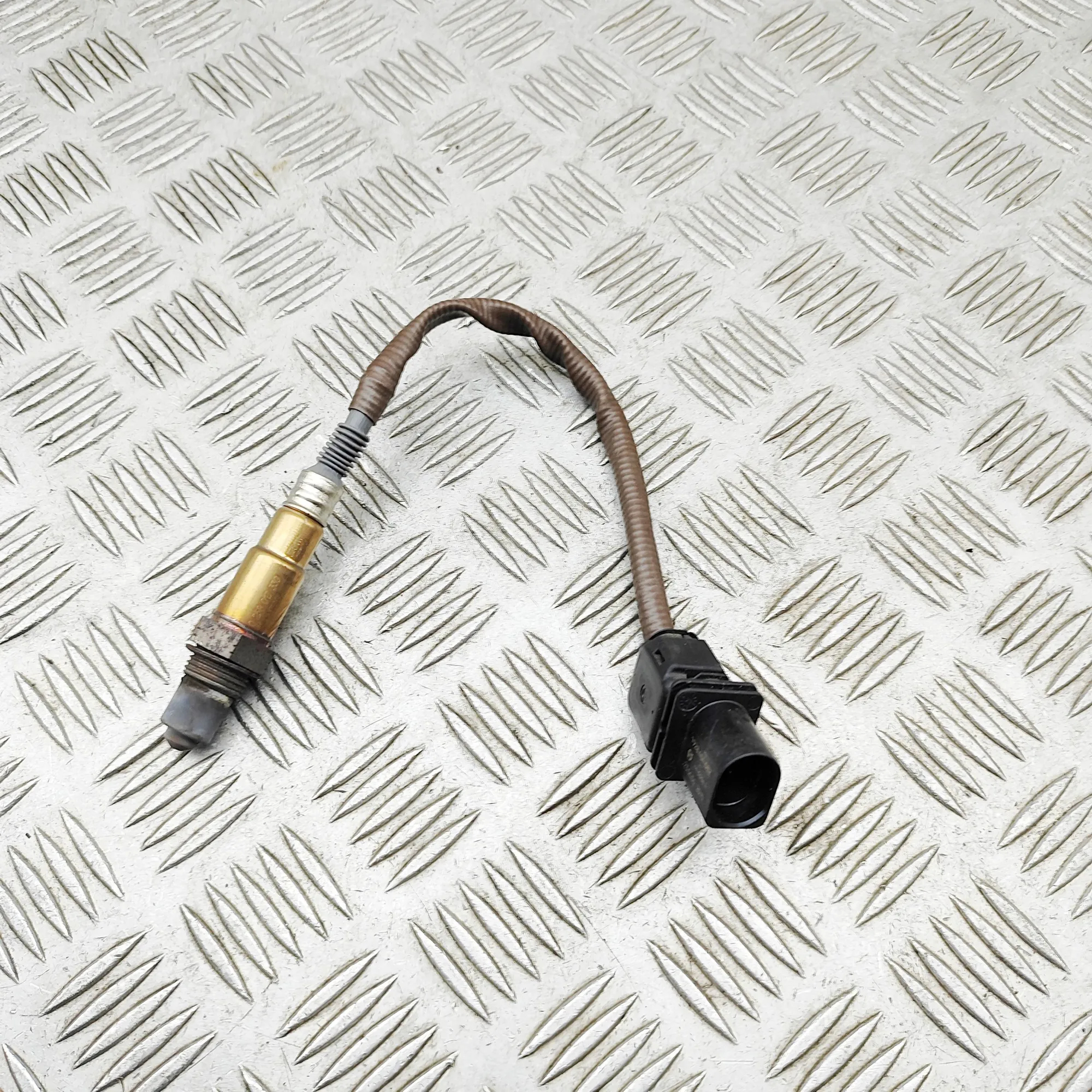 Electronic sensor – Aston Martin DBX 4.0 All-wheel Drive (2022-2026)