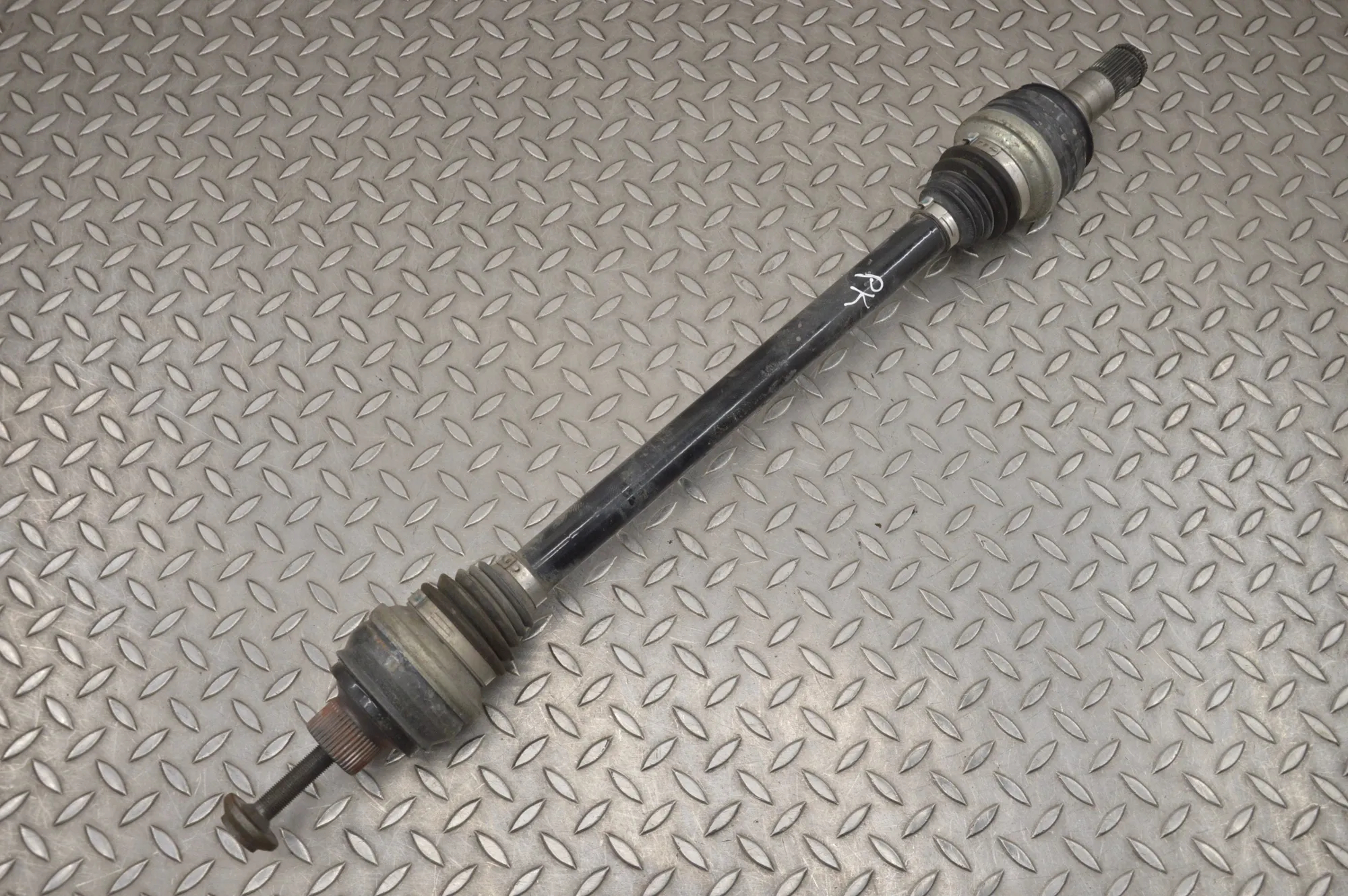 Left rear driveshaft – Porsche 911 (997) 3.6 Carrera (2004-2008)
