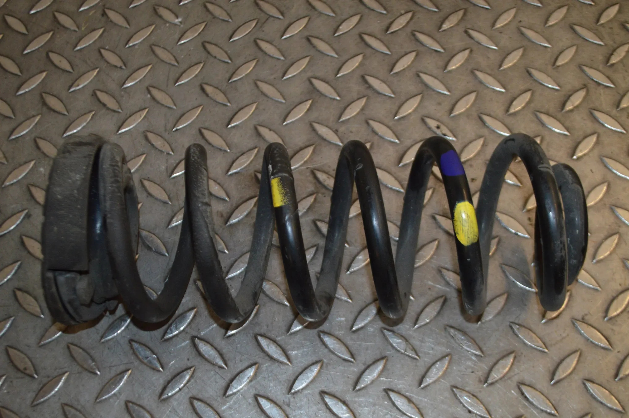 Shock absorber spring – Porsche 911 (997) 3.6 Carrera (2004-2008)