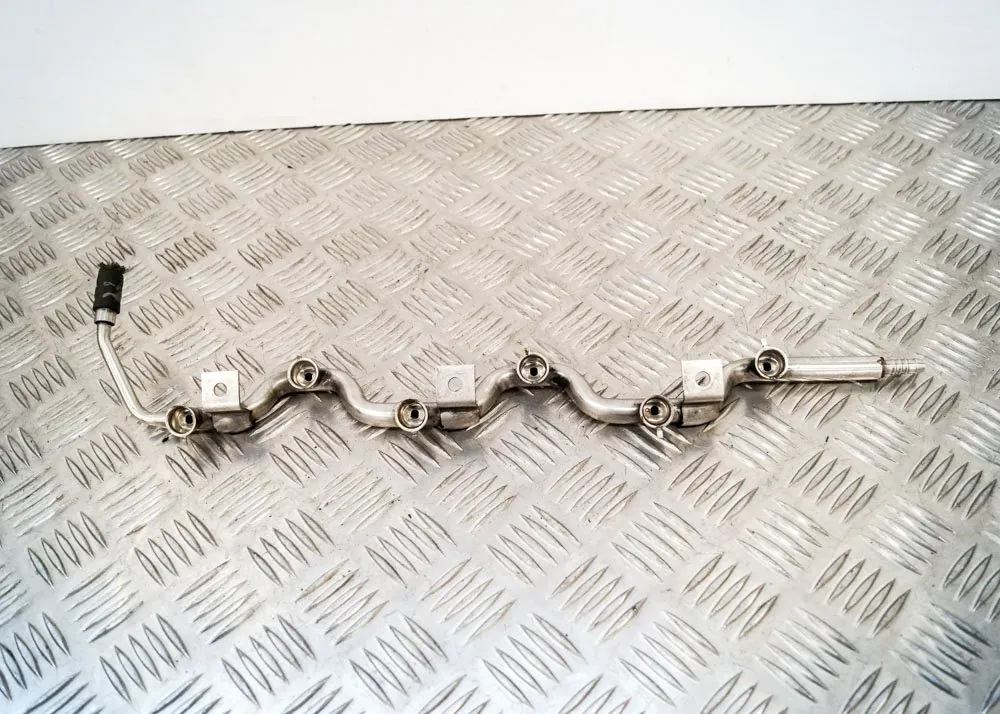 Injection rail – Bentley CONTINENTAL FLYING SPUR (3W_) 6.0 (2005-2010)