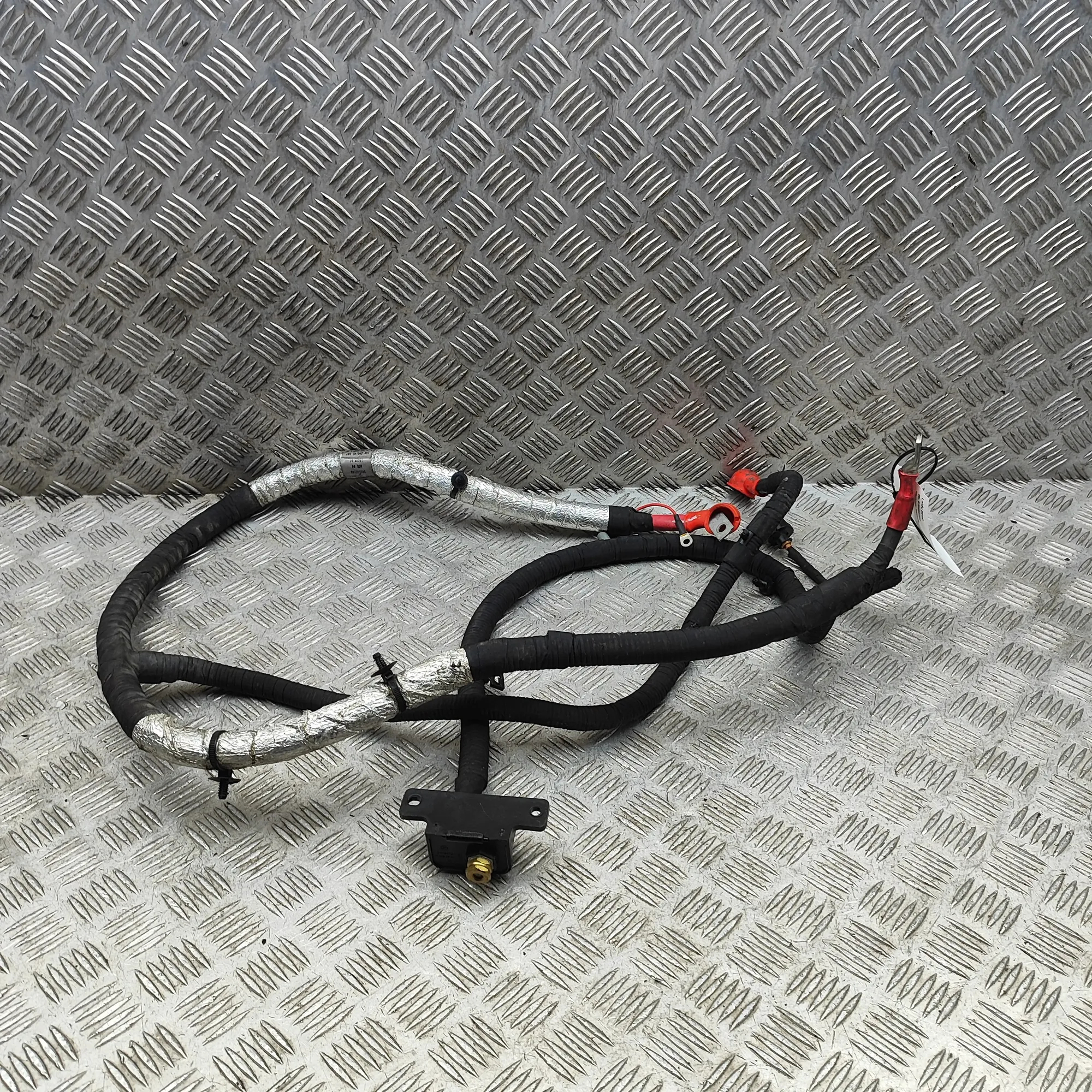 Cable – Aston Martin DBX 4.0 All-wheel Drive (2022-2026)