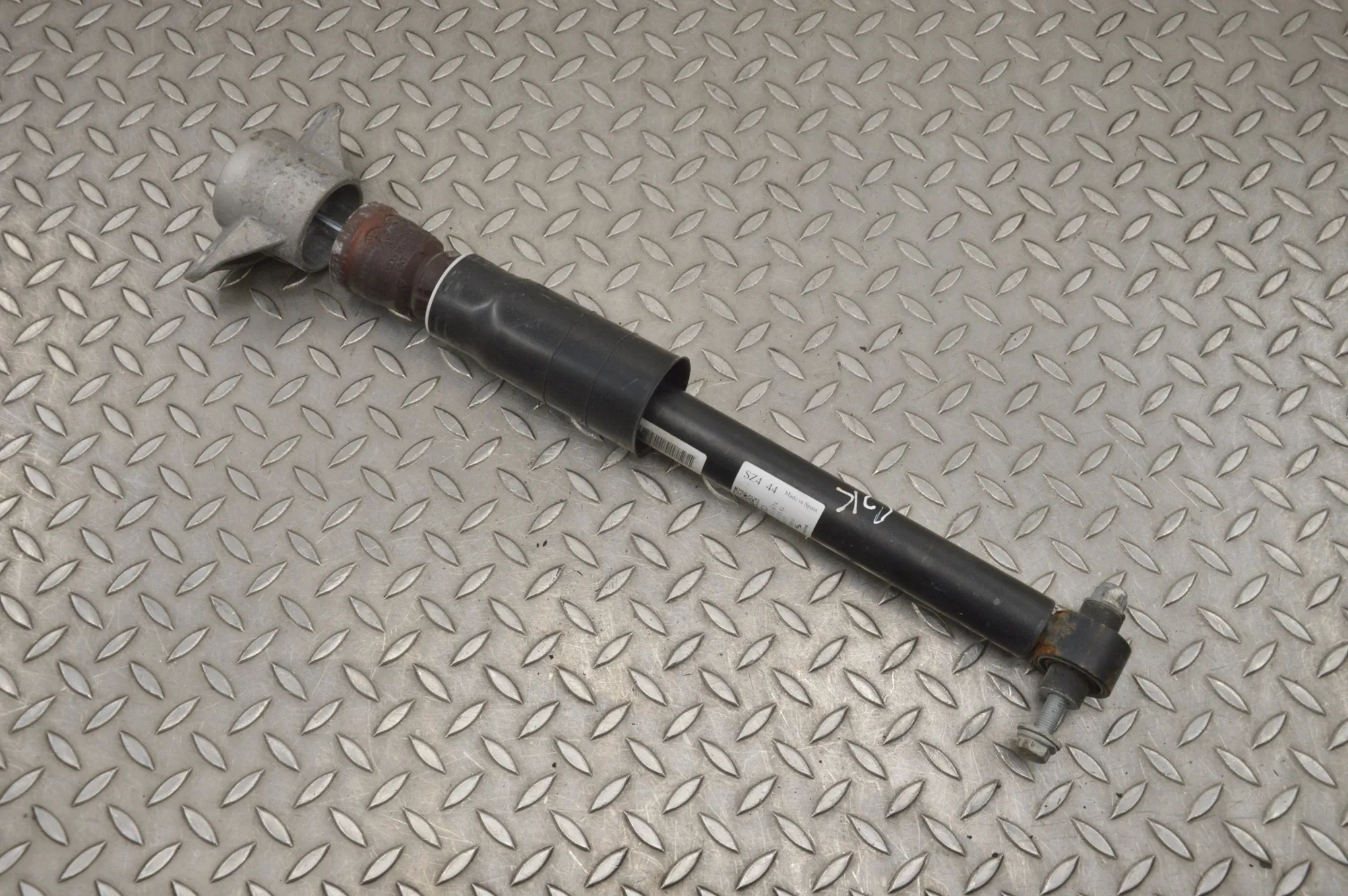 Left rear shock absorber – Porsche 911 (997) 3.6 Carrera (2004-2008)