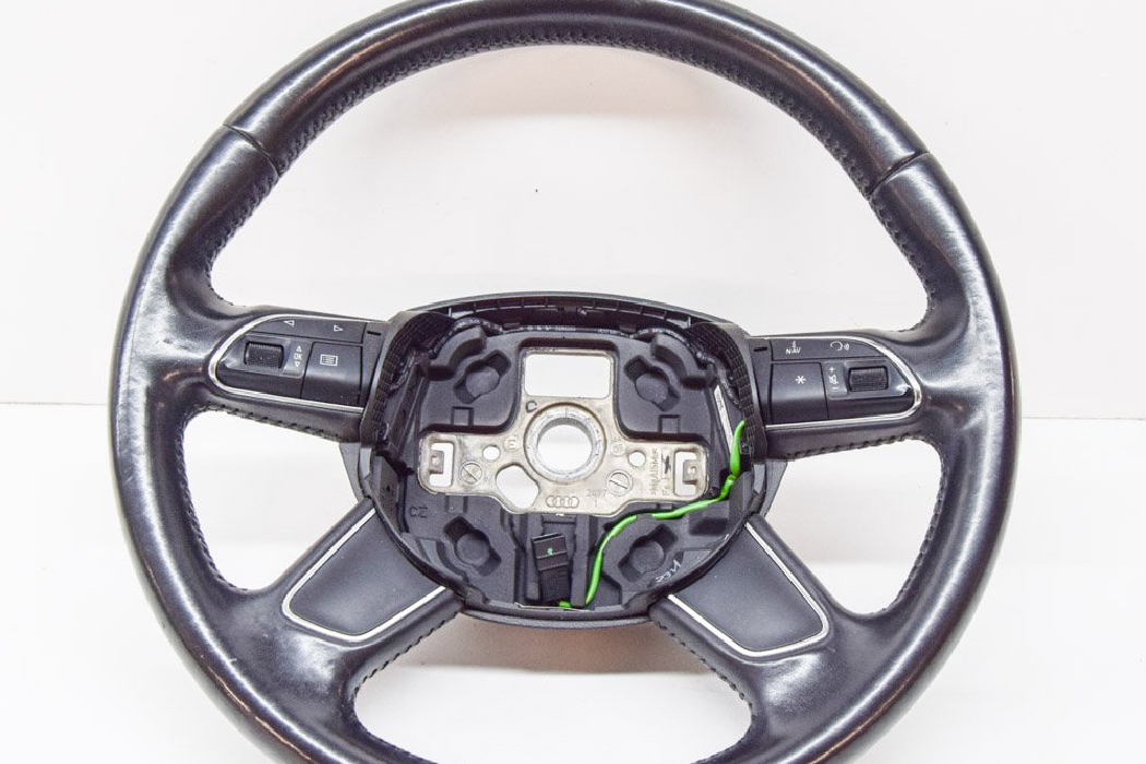 Steering wheel AUDI Q3 (8UB, 8UG) 2.0 TDI 6772532 BParts