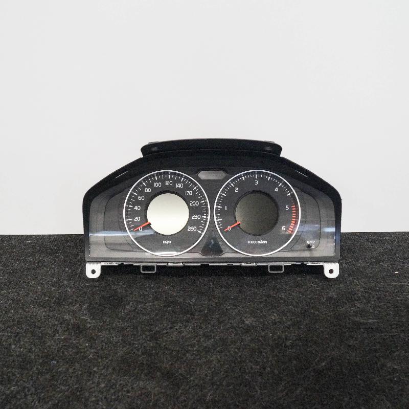 Instrument cluster VOLVO V60 I (155, 157) 2.0 D2 6733898 BParts
