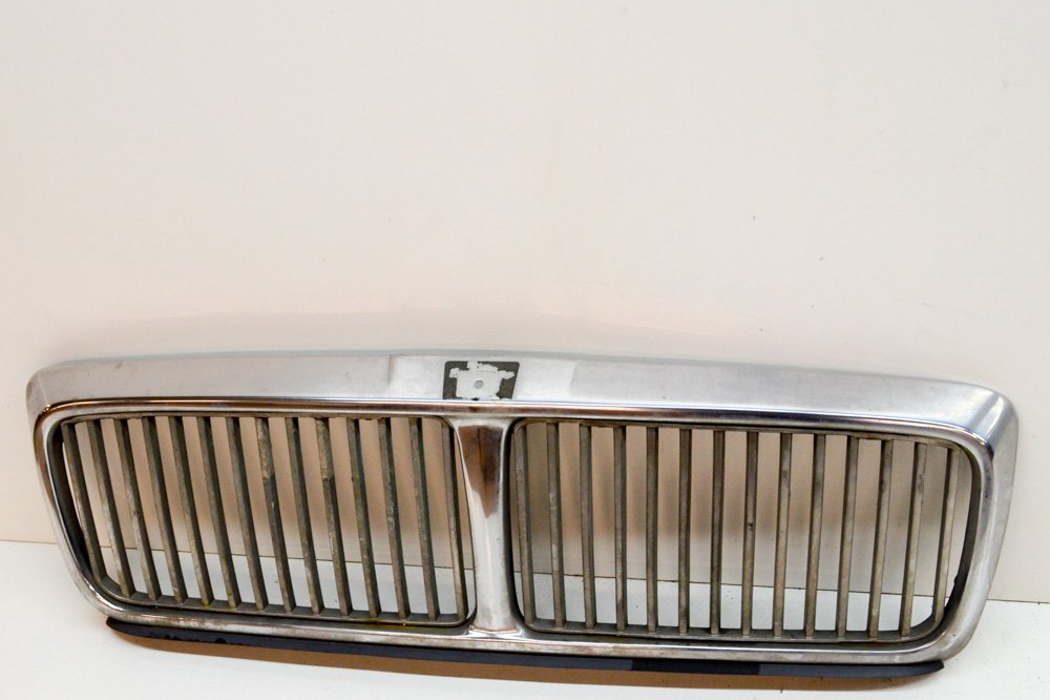 Pare-choc Avant Pour JAGUAR XJ XJ40 XJ81 3.6 Essence - Modèle 1988 - Occasion