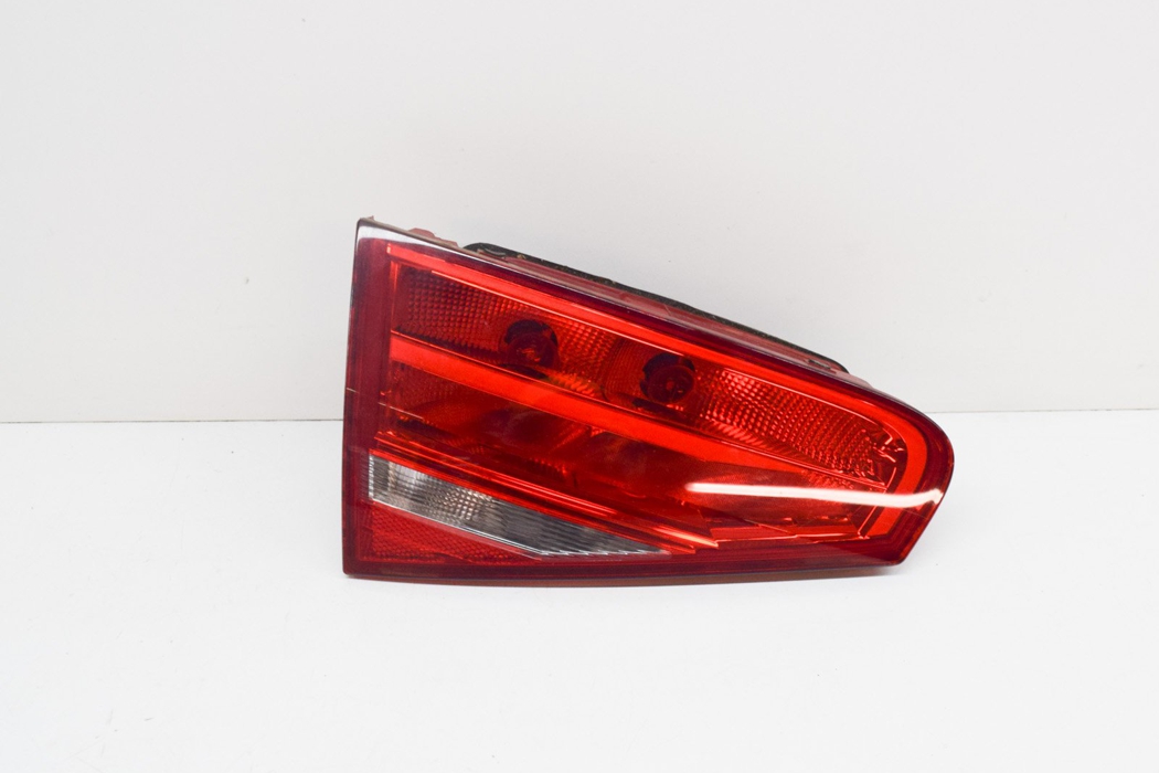 Third brake light AUDI A4 B8 (8K2) 2.0 TDI 6867155 BParts