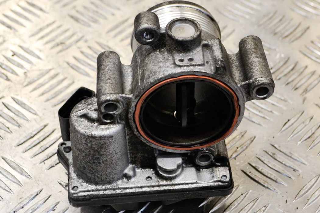 Throttle body AUDI A4 B8 (8K2) 2.0 TDI 8354007 BParts