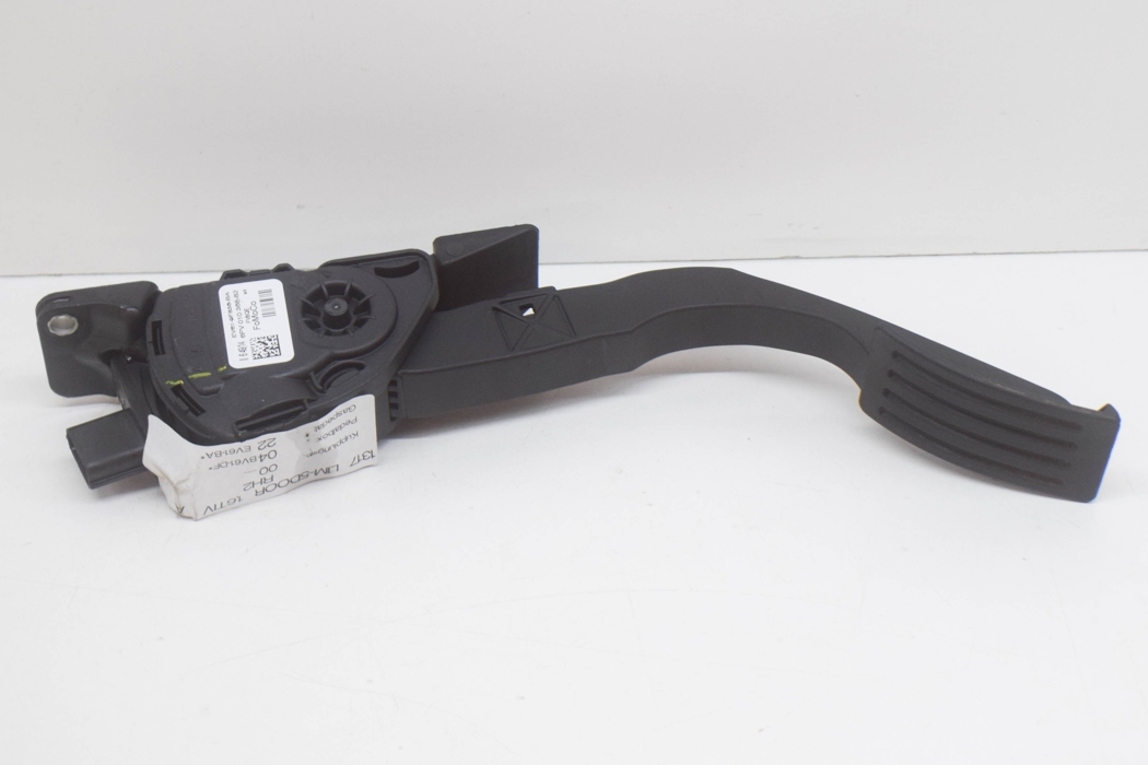 Pedal FORD FOCUS III 1.6 Ti 7017013 | B-Parts