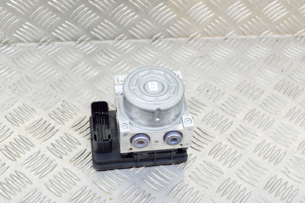 ABS pump BMW 2 Convertible (F23) 218 i 6773386 | B-Parts