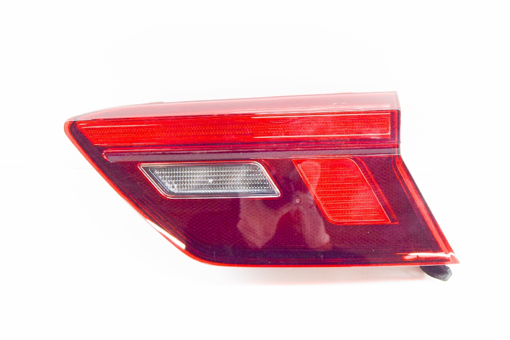 Third brake light VW TIGUAN (AD1, AX1) 2.0 TDI 6866747 BParts
