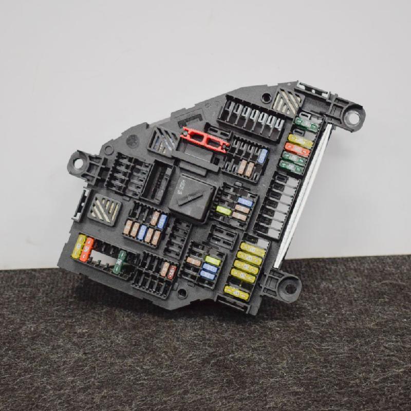 Fuse box BMW X3 (F25) xDrive 35 i 6737979 | B-Parts