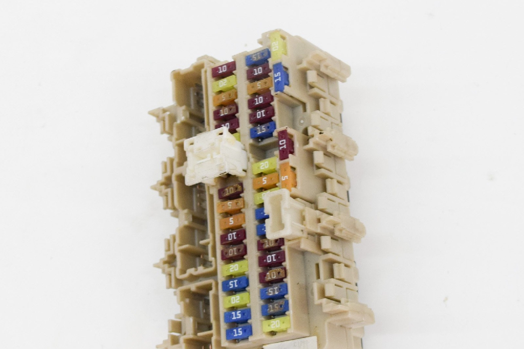 Fuse box NISSAN QASHQAI II SUV (J11, J11_) 1.2 DIGT 6771288 BParts