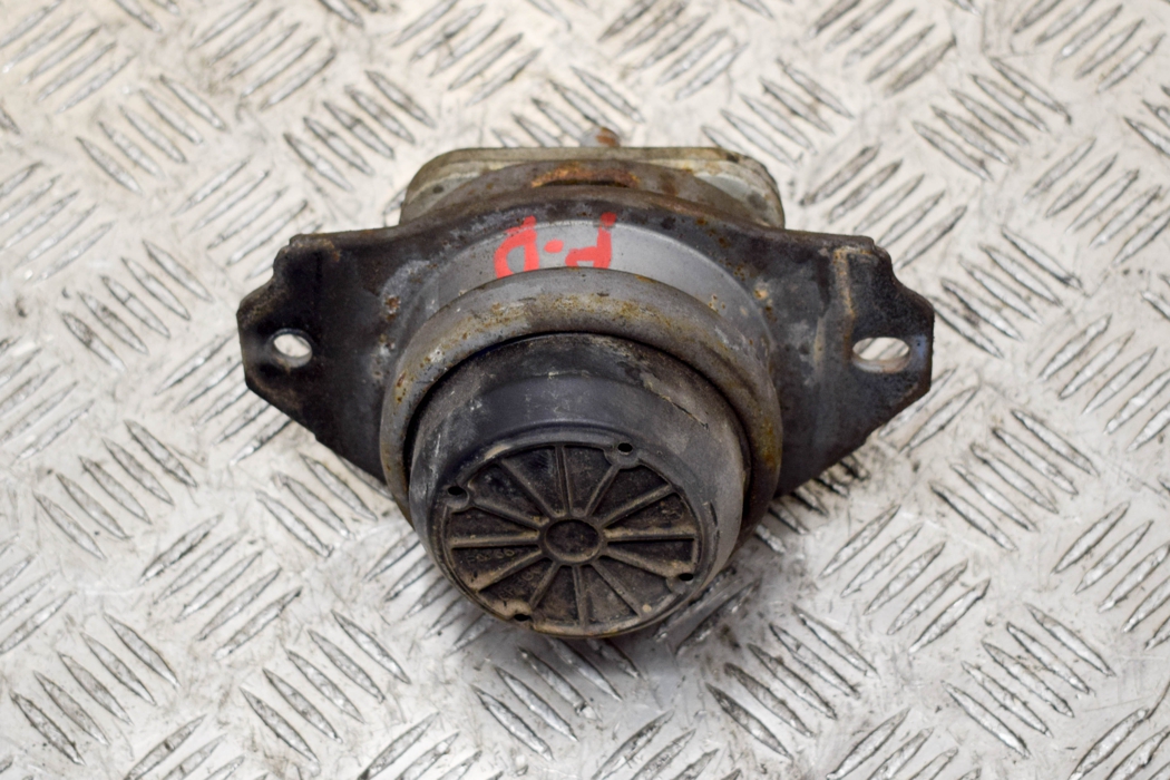 Engine mount LAND ROVER DISCOVERY III (L319) 2.7 TD 4x4 8625850 | B-Parts