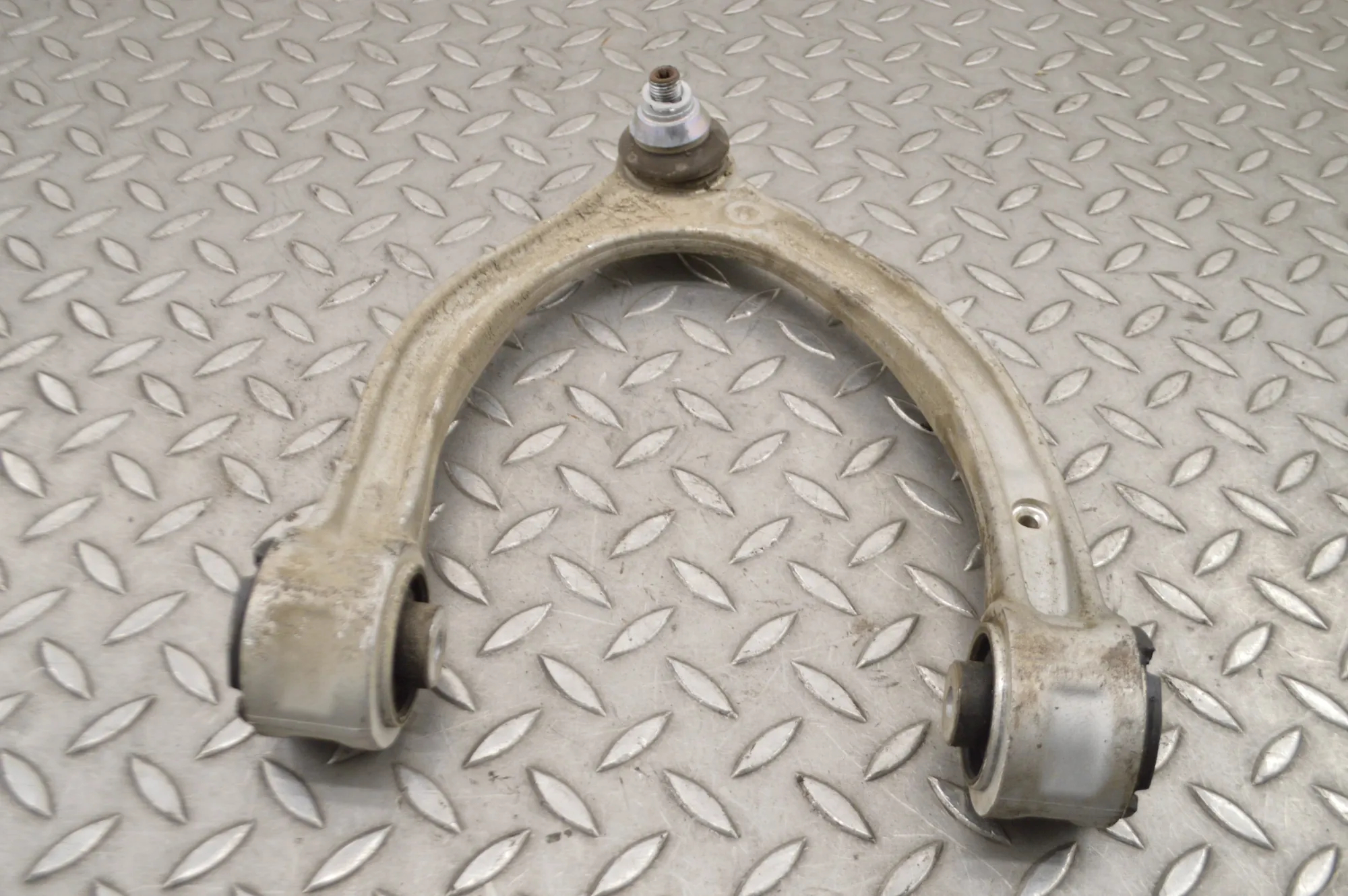 Right front suspension arm – Porsche 911 (997) 3.6 Carrera (2004-2008)
