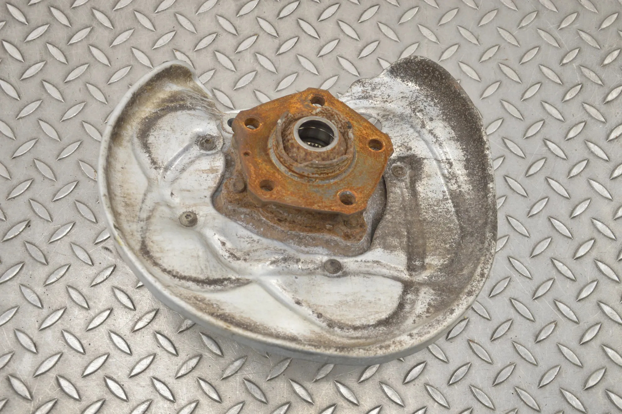 Left rear steering knuckle – Porsche 911 (997) 3.6 Carrera (2004-2008)