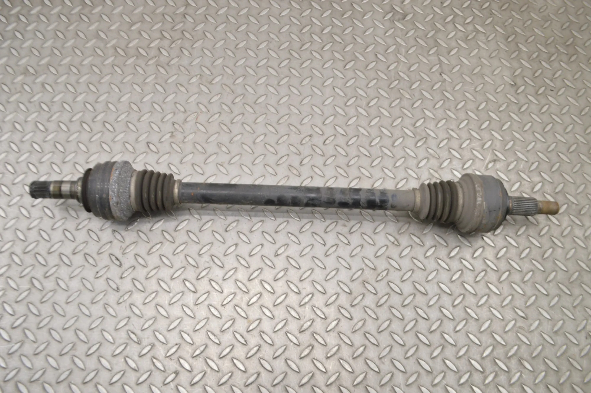 Left rear driveshaft – Porsche 911 (997) 3.6 Carrera (2004-2008)