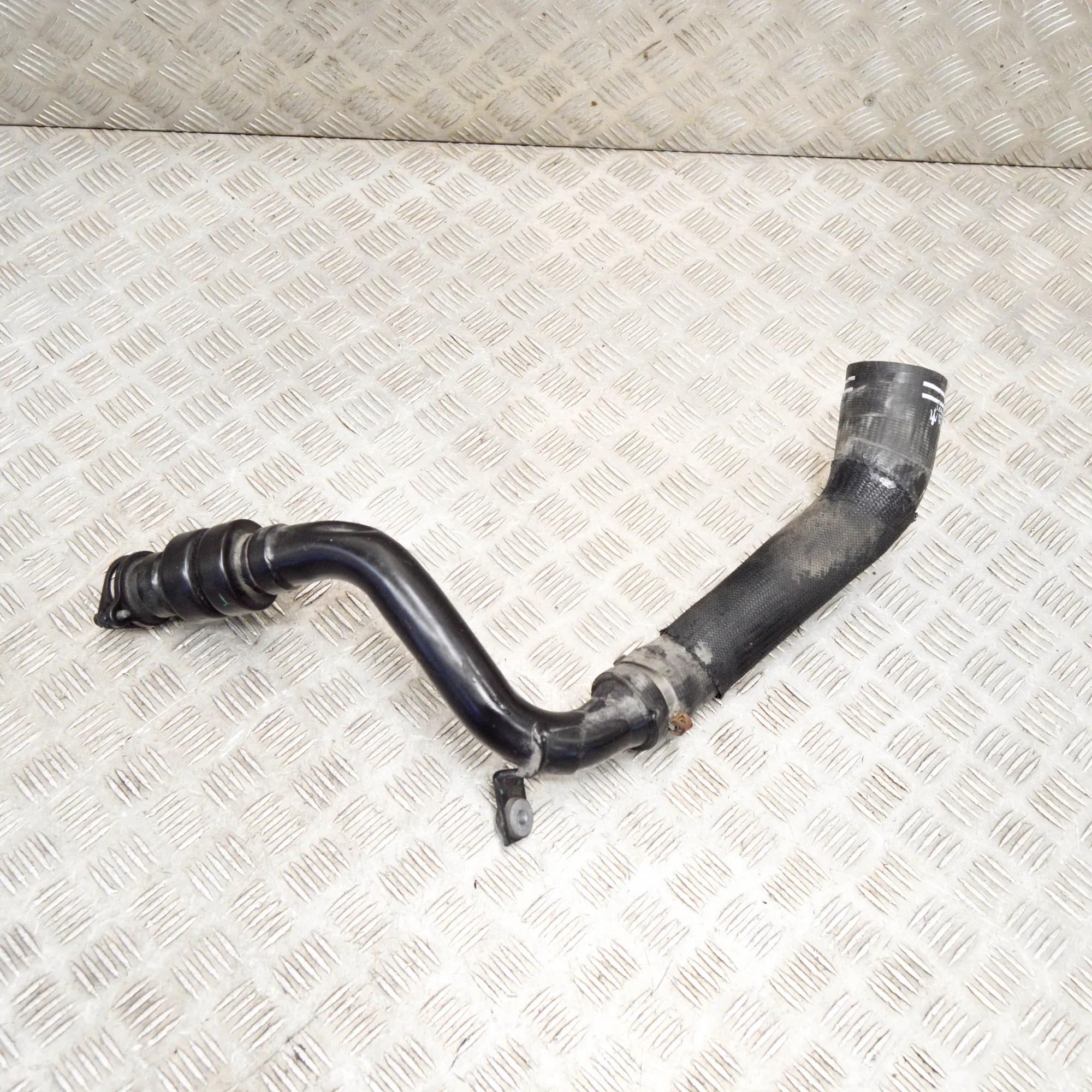 Intercooler pipe – Maserati GHIBLI III (M157) 3.0 S (2013-2026)
