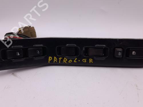 Used Left front window switch Left front window switch NISSAN PATROL GR IV (Y60, GR) 2.8 TD (Y60A) (116 hp) 33942582 33942582