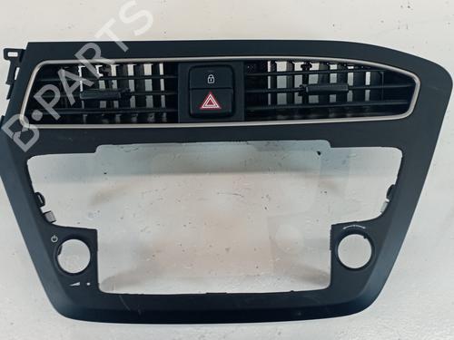 Used Air vent HYUNDAI i20 I (PB, PBT) [2008-2015]  25319022