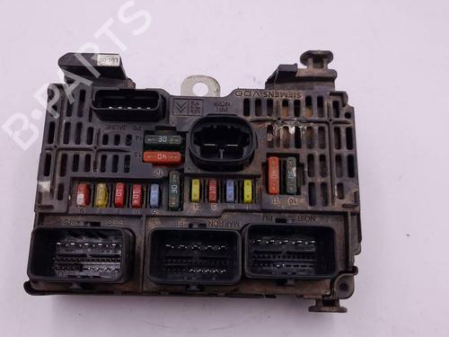 Used Fuse box Fuse box 39009577 39009577
