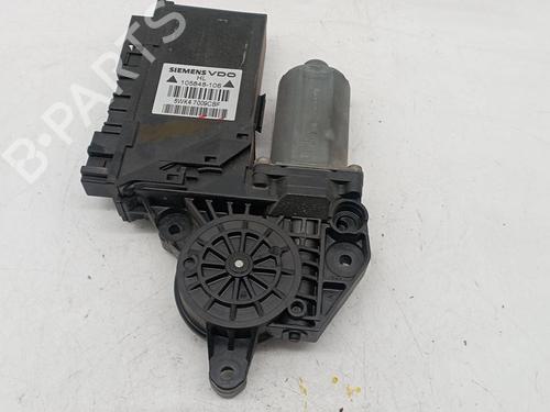 Rudehejsemotor bagstkærm venstre Rudehejsemotor bagstkærm venstre AUDI A4 B7 (8EC) 3.0 TDI quattro (204 hp) 39752895 39752895