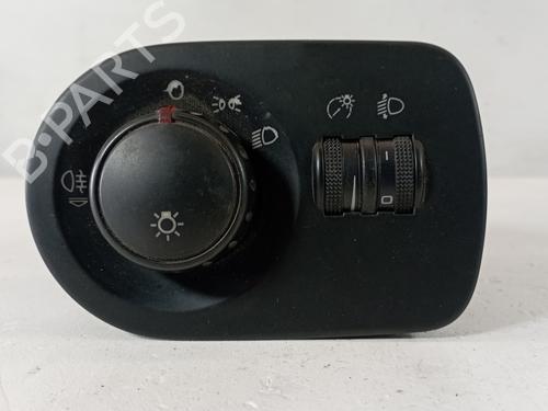 Used Headlight switch SEAT LEON (1P1) 1.6 TDI (90 hp) 25312619