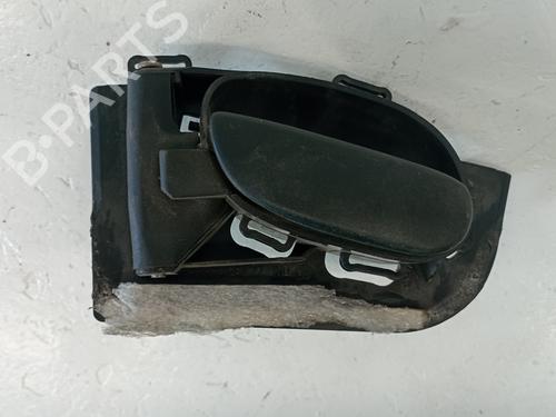 Venstre foran invendig håndtak PEUGEOT 206 Hatchback (2A/C) 1.6 i (89 hp) 25308635