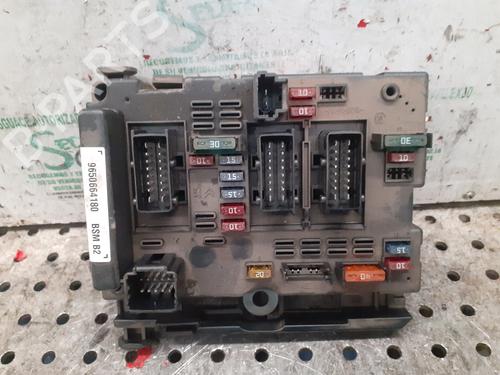 Used Fuse box PEUGEOT 206 Hatchback (2A/C) [1998-2012]  25321789