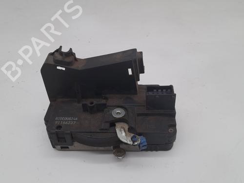 Used Front left lock OPEL VIVARO A Van (X83) [2001-2015]  25316591