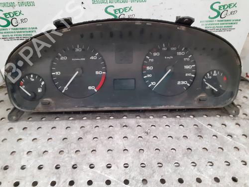 Used Instrument cluster PEUGEOT 406 (8B) [1995-2005]  25318268