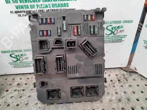 Used Fuse box Fuse box 36837646 36837646