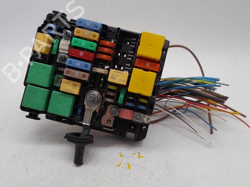 Used Fuse box Fuse box 39249543 39249543