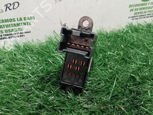 Right rear window switch NISSAN QASHQAI / QASHQAI +2 I (J10, NJ10, JJ10E) 1.5 dCi | BP25313657I28 