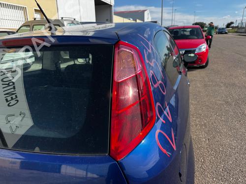 Used Right taillight FIAT GRANDE PUNTO (199_) 1.3 D Multijet (199.AXD11, 199.AXD1A, 199.AXD1B,... (90 hp) 25320565