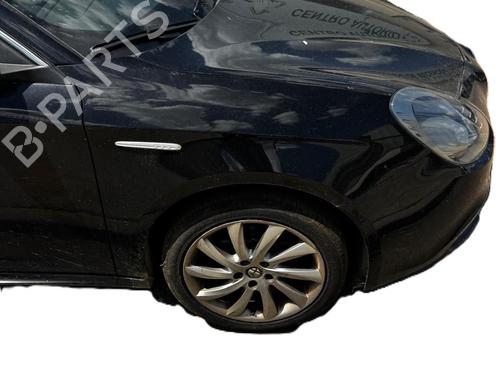 Guarda-lamas direito Guarda-lamas direito ALFA ROMEO GIULIETTA (940_) 1.4 TB (940FXA1A, 940FXT1A) (120 hp) 34703167 34703167