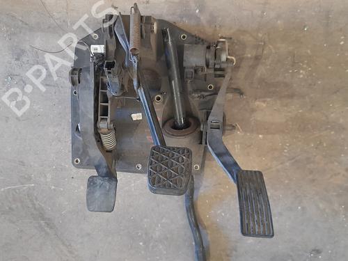 Used Pedal MERCEDES-BENZ A-CLASS (W168) [1997-2005]  25323553