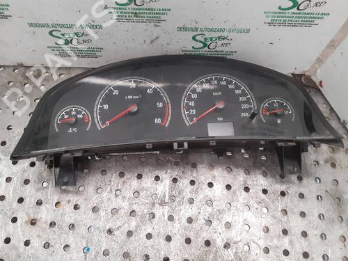 Used Instrument cluster OPEL VECTRA C (Z02) [2002-2009]  25326822