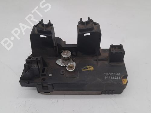 Used Rear left lock OPEL VIVARO A Van (X83) [2001-2015]  25316553