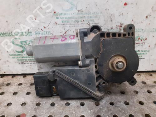 Used Right rear window motor MERCEDES-BENZ E-CLASS (W210) E 290 Turbo-D (210.017) (129 hp) 25313166