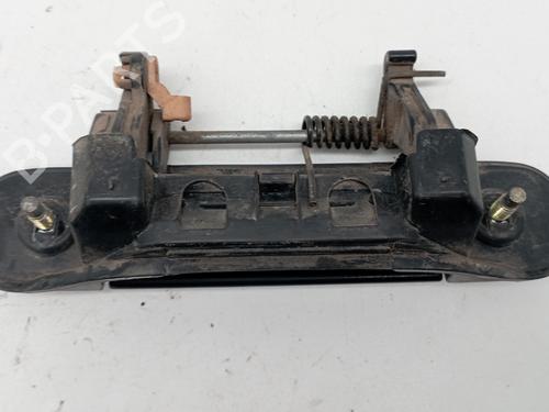Używane Klamka zewnętrzna drzwi tylnych prawych NISSAN PRIMERA (P10) 2.0 16V 4x4 (116 hp) 25741090