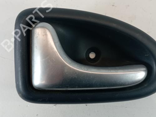 Venstre foran invendig håndtak RENAULT MEGANE I Classic (LA0/1_) 2.0 i (LA0G) (109 hp) 25307702