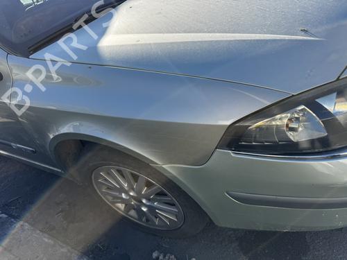 Used Front bumper RENAULT LAGUNA II (BG0/1_) [2001-2007]  29387639