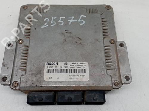 Motorstyringsenhed Motorstyringsenhed RENAULT MASTER II Bus (JD) [1997-2010] 39752908 39752908