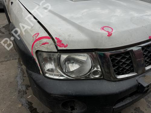 Used Right headlight NISSAN PATROL GR V Wagon (Y61) 3.0 DTi (160 hp) 28035357